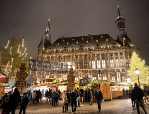 [Photo: City Hall Aachen]
